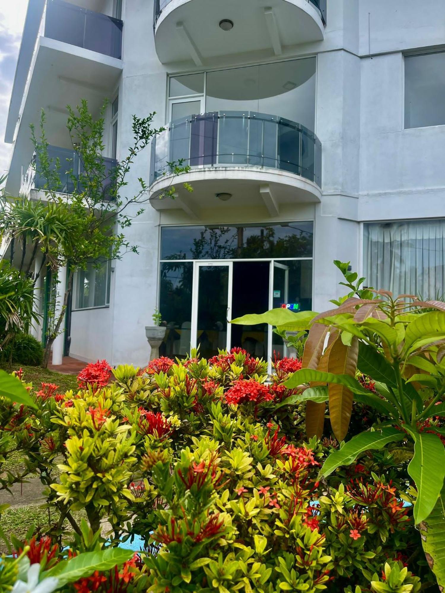 Amaya Beach Hotel Dikwella Екстериор снимка