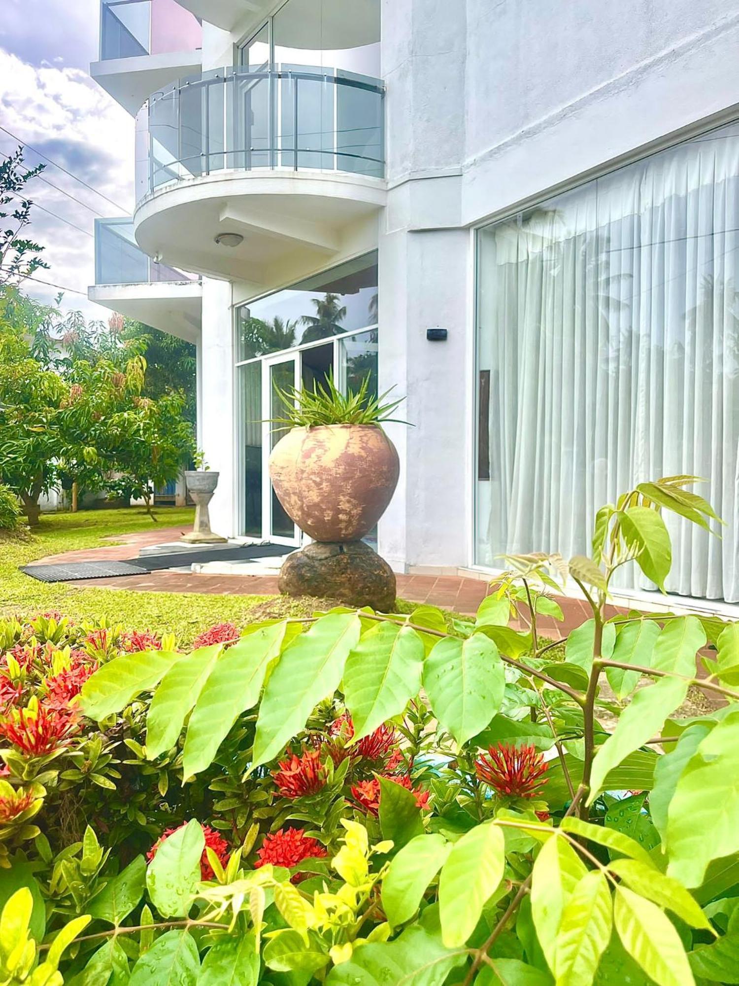 Amaya Beach Hotel Dikwella Екстериор снимка